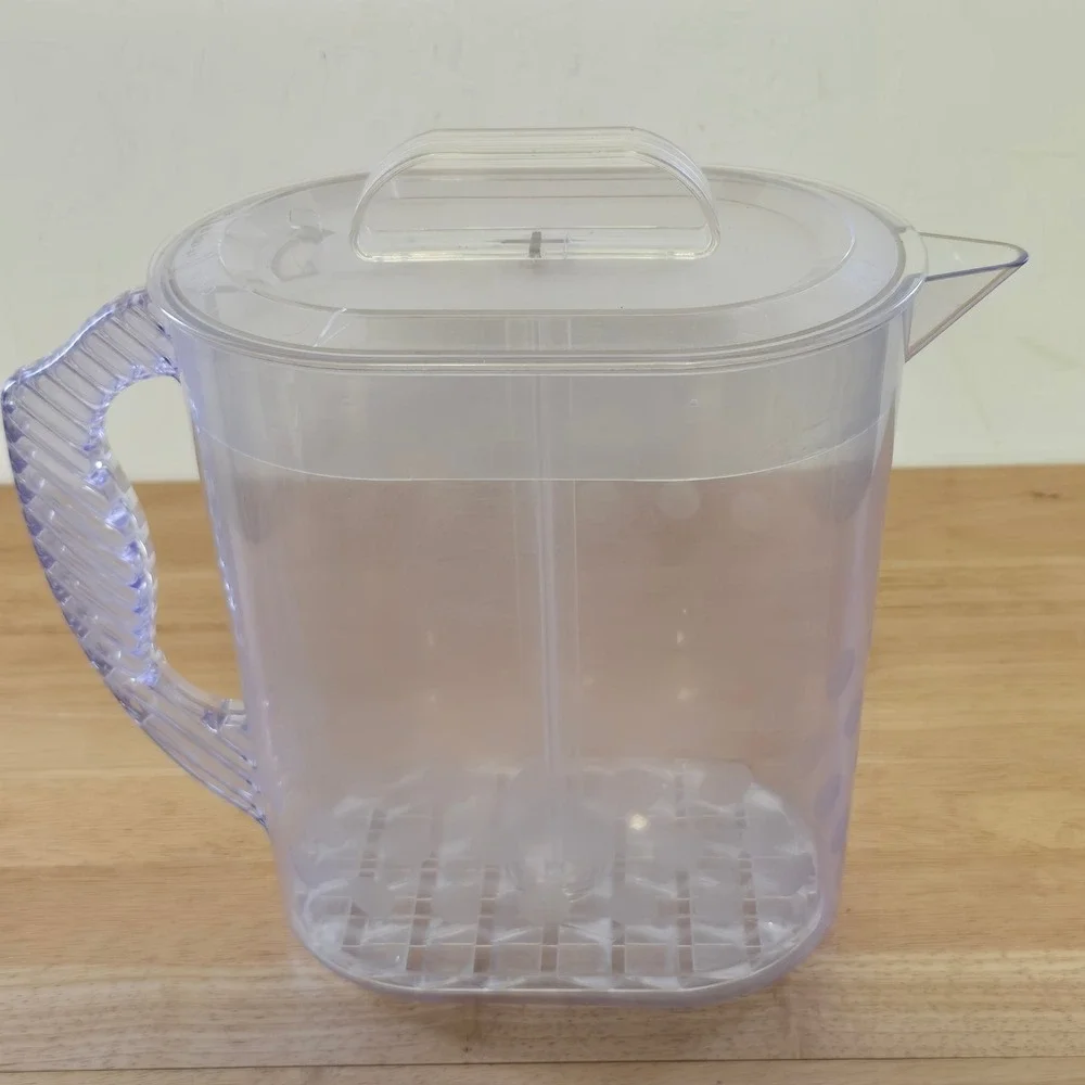 Pampered Chef Quick-Stir Pitcher 1 Gallon Clear Plastic Polka Dot Large 4qt